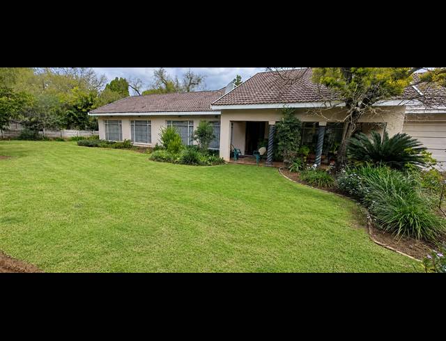 3 BEDROOM HOUSE FOR SALE IN THREE RIVERS EAST